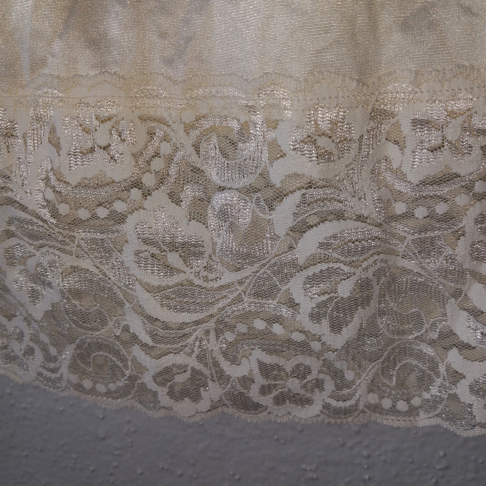 Vanity Fair M Half Slip Lace Trim Side Slit Lingerie - Picture 5 of 9
